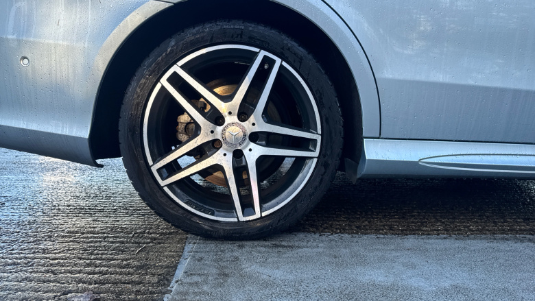 Mercedes-Benz E-Class E220 BlueTEC AMG Night Ed Premium 4dr 7G-Tronic Diesel Saloon